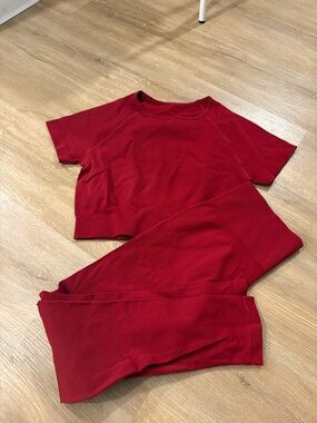 Cropped Red Short Sleeve Knit Top